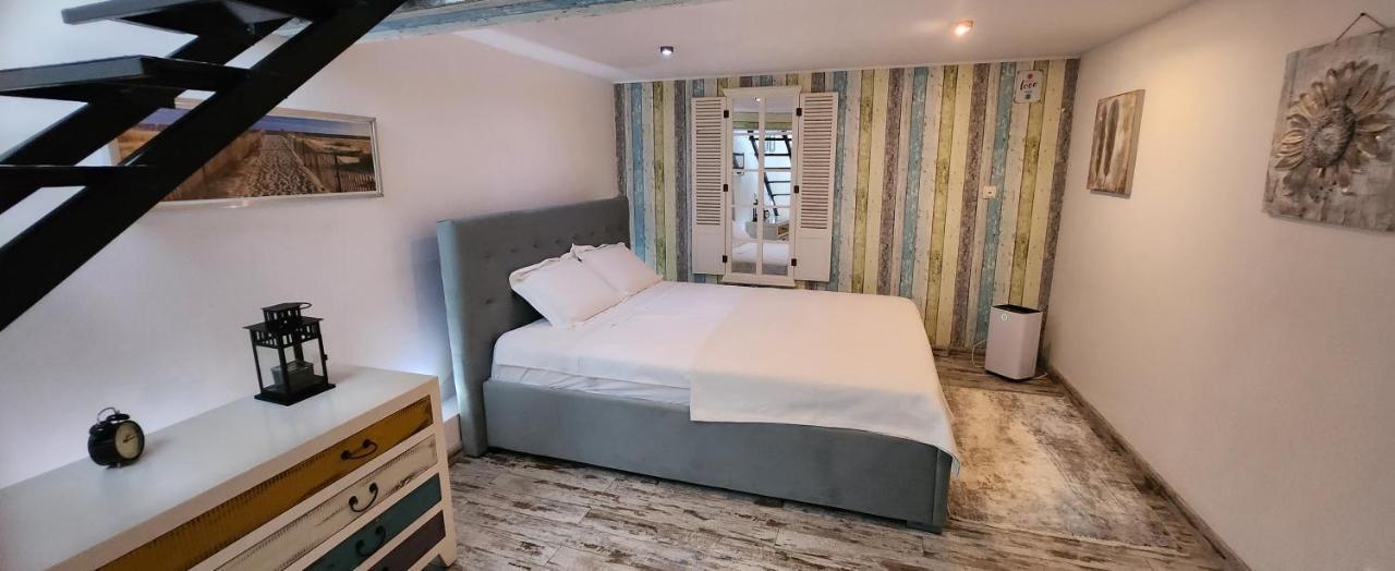 Morii Lake Pool Villa 부쿠레슈티 외부 사진